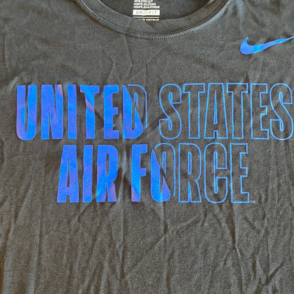 Nike. Dri-Fit. Mens XL. Sleeveless Tee. Brand new.